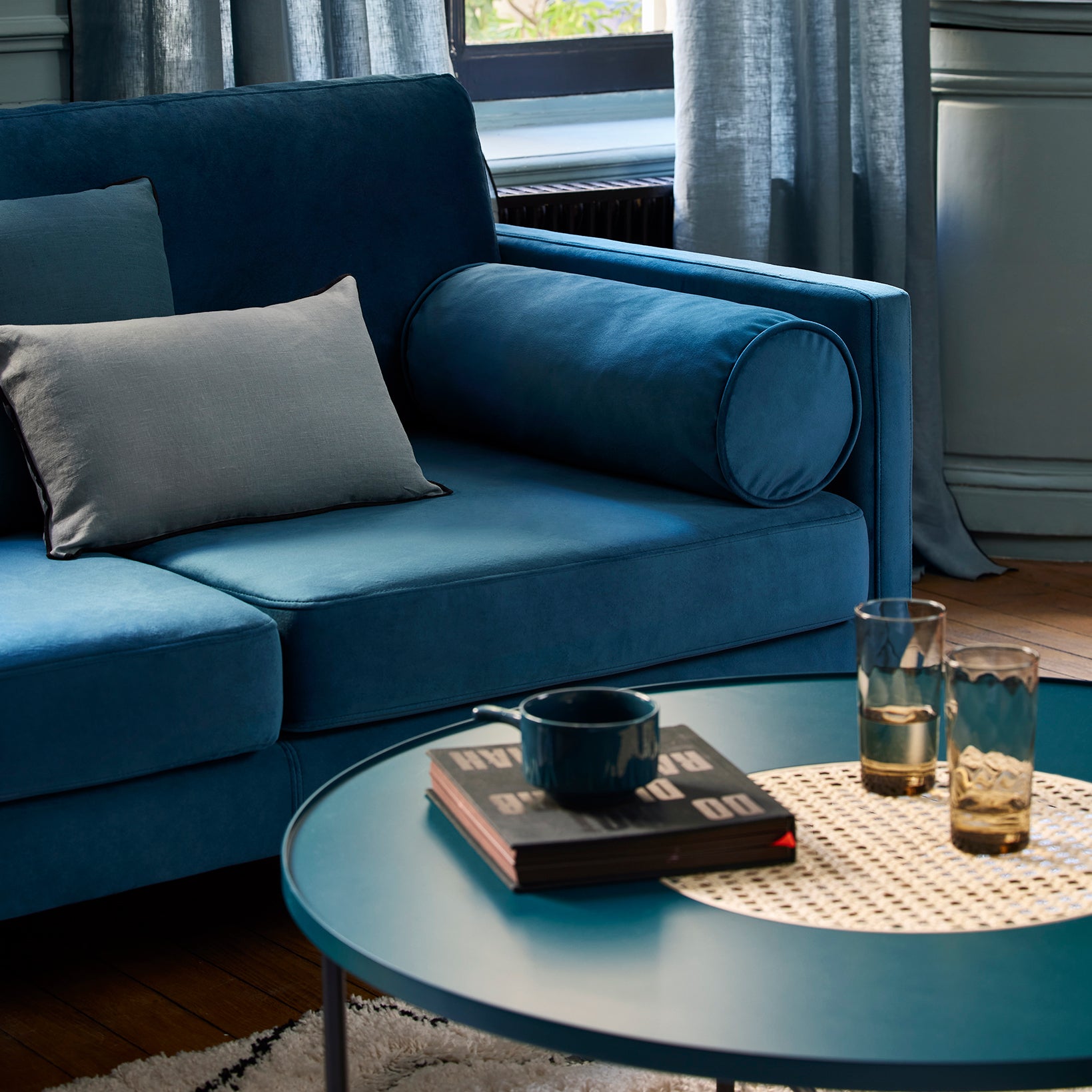 Rideau à oeillets noirs CARLINA vert de gris et bourdon noir